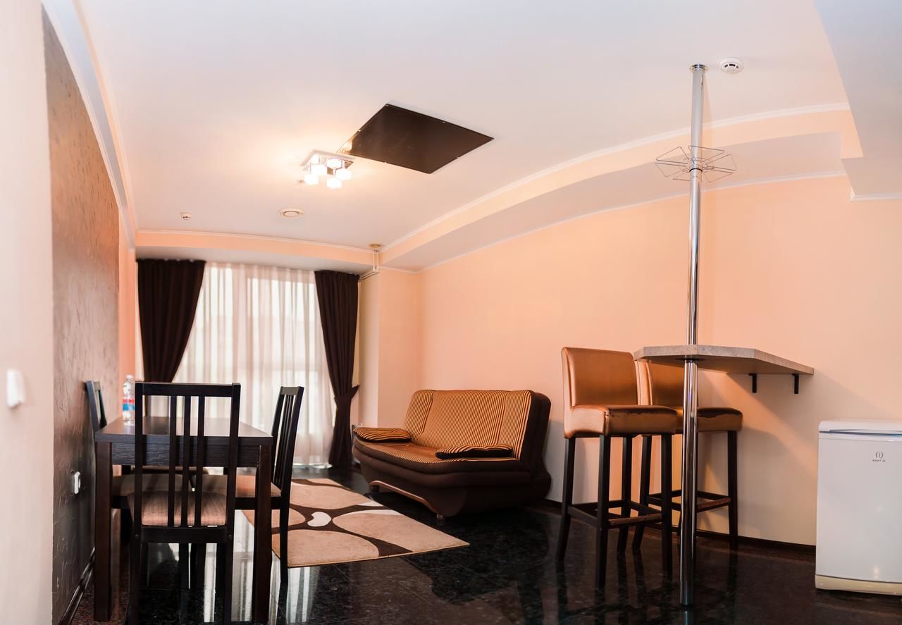 Отель Mark Plaza Hotel Николаев