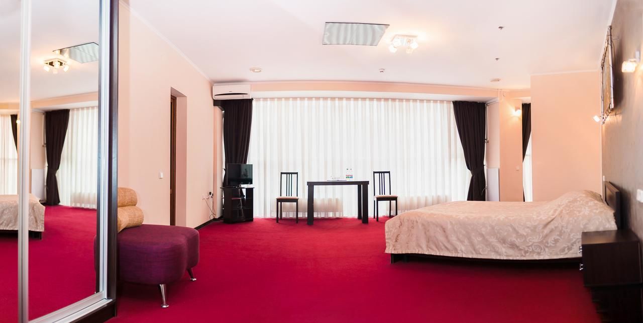 Отель Mark Plaza Hotel Николаев-44