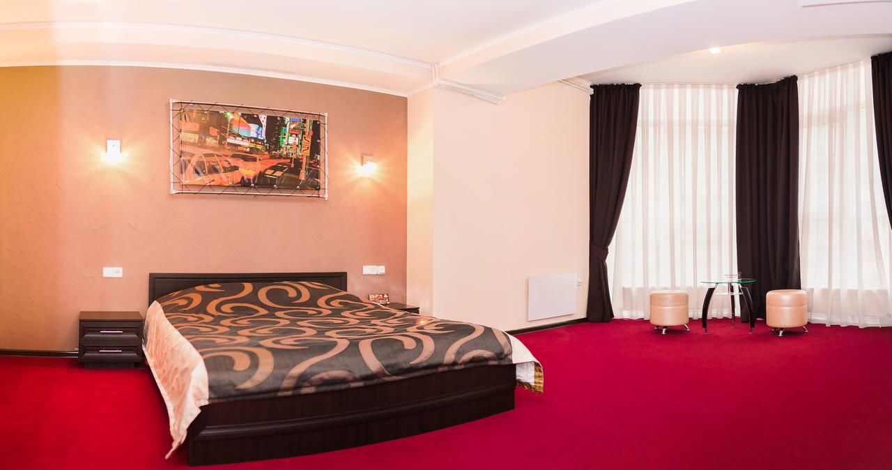 Отель Mark Plaza Hotel Николаев