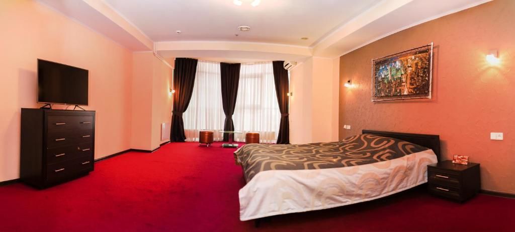 Отель Mark Plaza Hotel Николаев