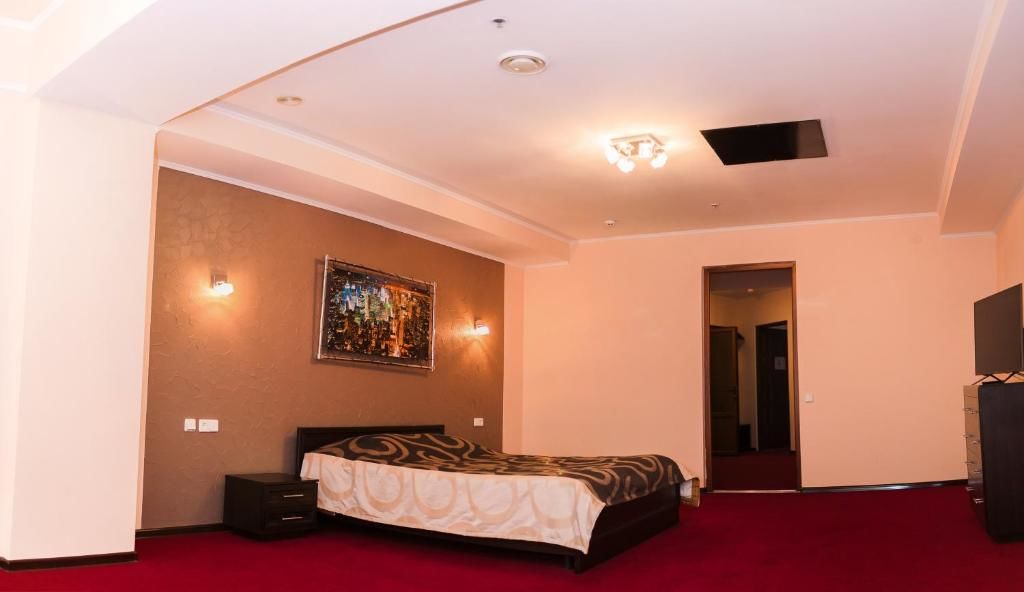 Отель Mark Plaza Hotel Николаев-53