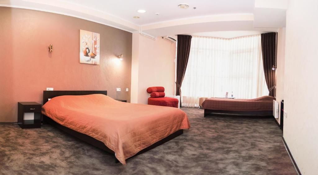 Отель Mark Plaza Hotel Николаев